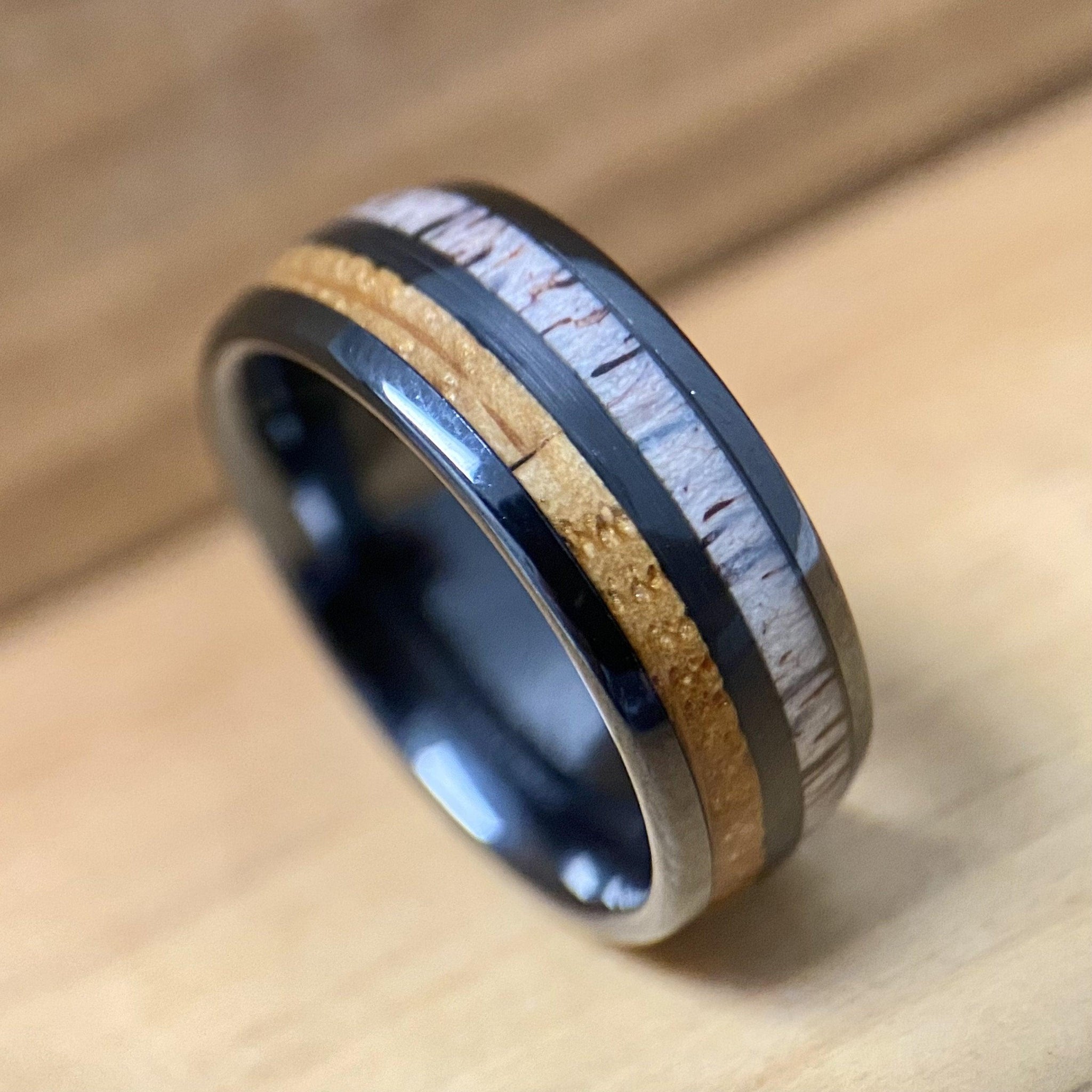 BW James Jewelers ALT Wedding Band "The Daniel Boone" Kentucky Straight Bourbon Whiskey Barrel Black Ceramic Ring With Antler