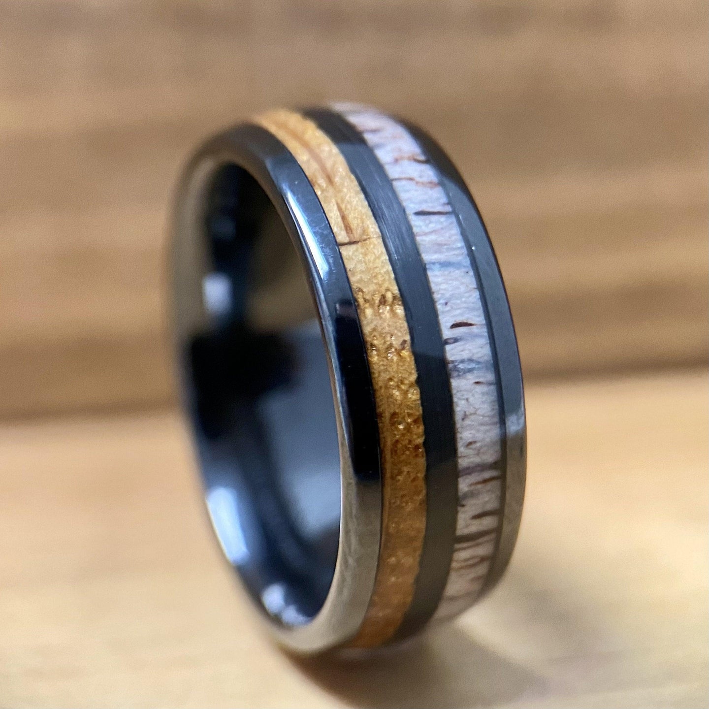 BW James Jewelers ALT Wedding Band "The Daniel Boone" Kentucky Straight Bourbon Whiskey Barrel Black Ceramic Ring With Antler