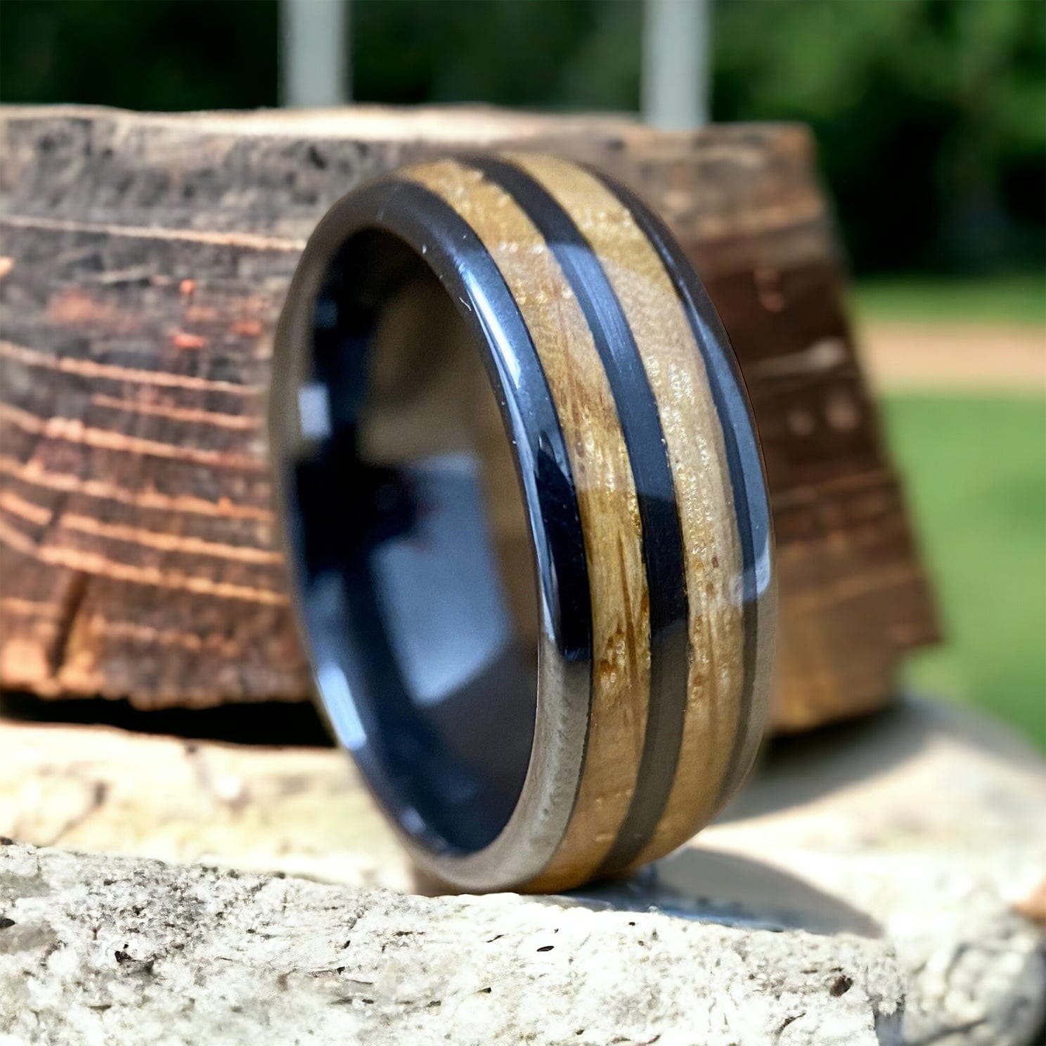 BW James Jewelers ALT Wedding Band "The Blue Grass" ✓Kentucky Bourbon Whiskey Barrel ✓Black Ceramic Ring