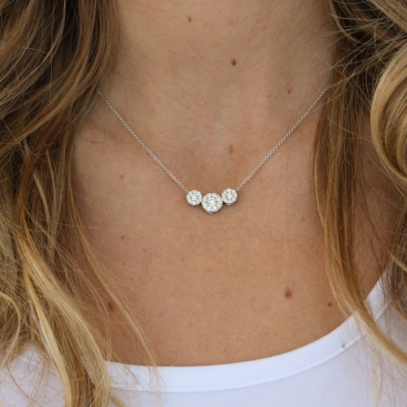 Must See Illusion Necklace 3 Stone (M) – BW James Jewelers