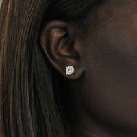 BW James Jewelers Must See Illusion Stud Earrings (L)