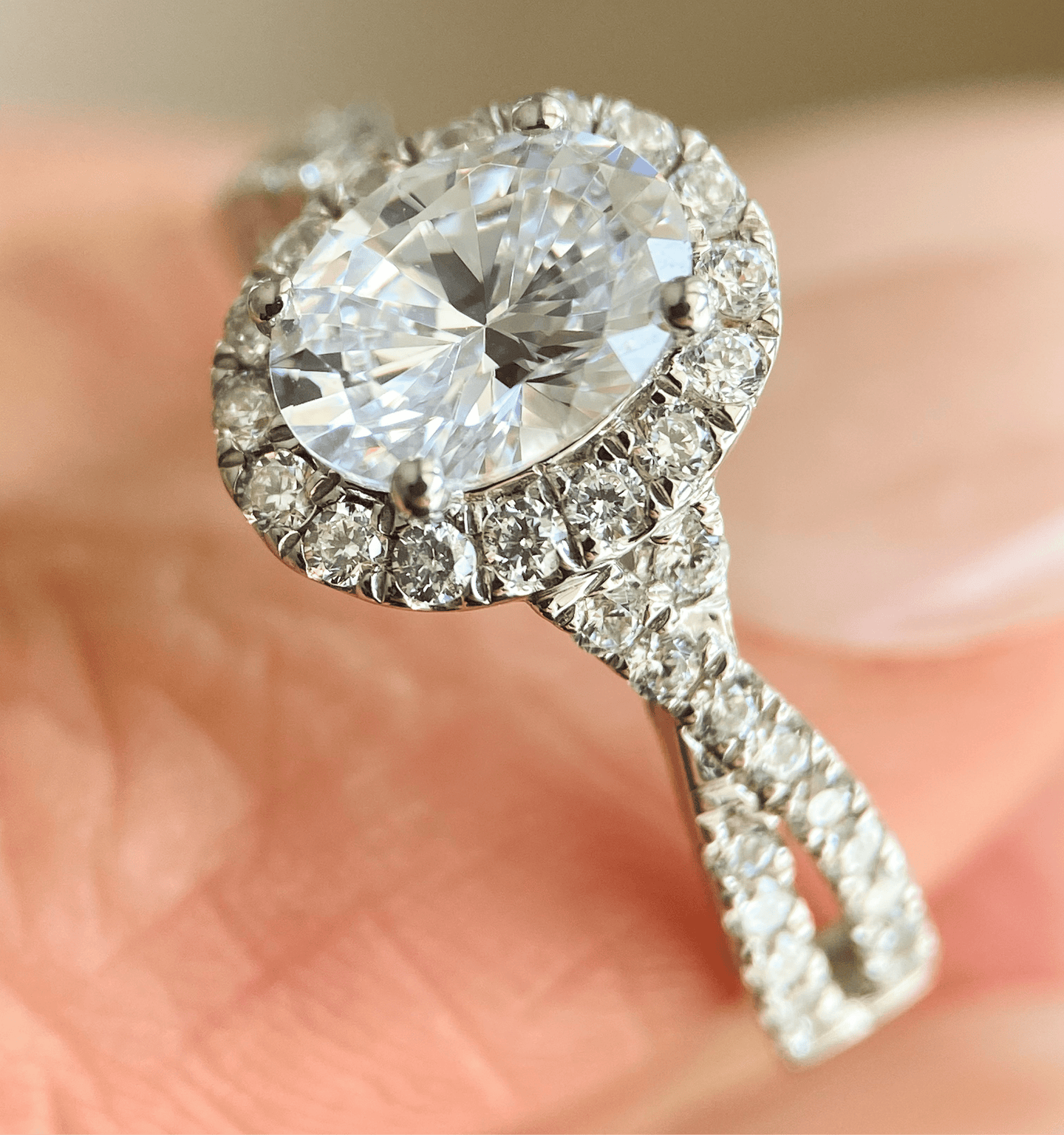 BW James Jewelers Signature Halo & Twist